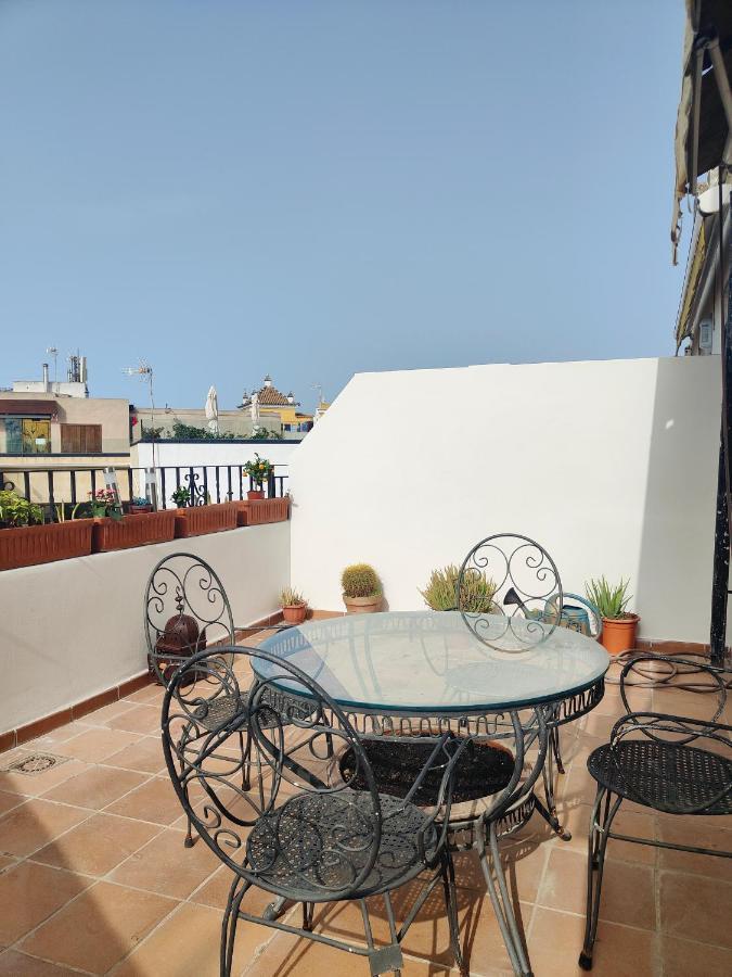 Lovely 1-Bedroom Loft With Terrace. Amazing View. Севилья Экстерьер фото