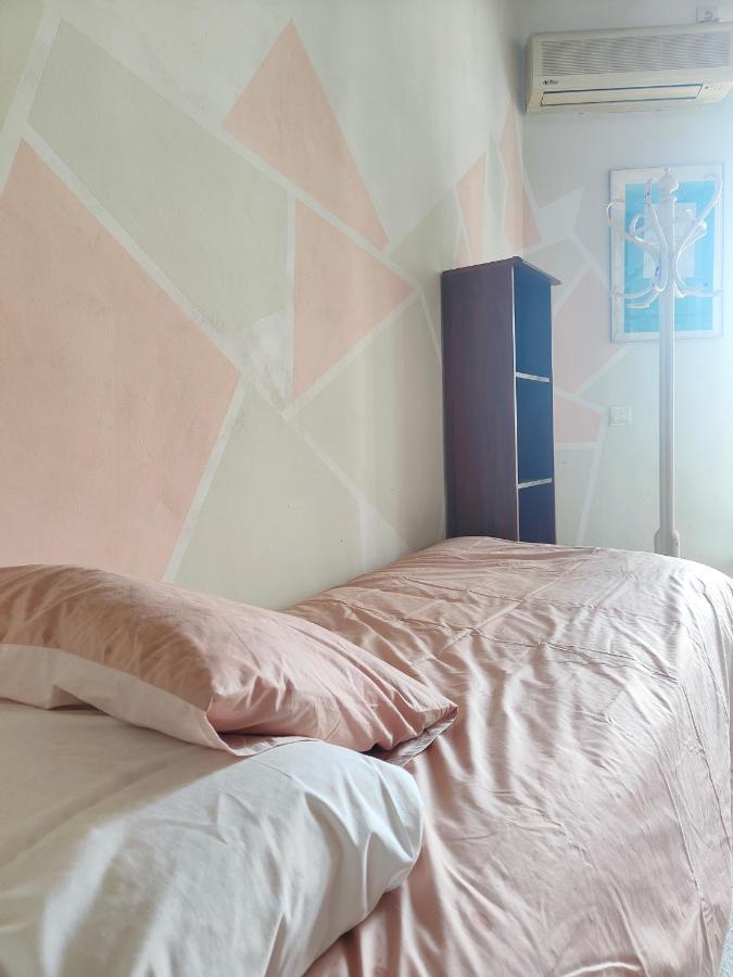 Lovely 1-Bedroom Loft With Terrace. Amazing View. Севилья Экстерьер фото