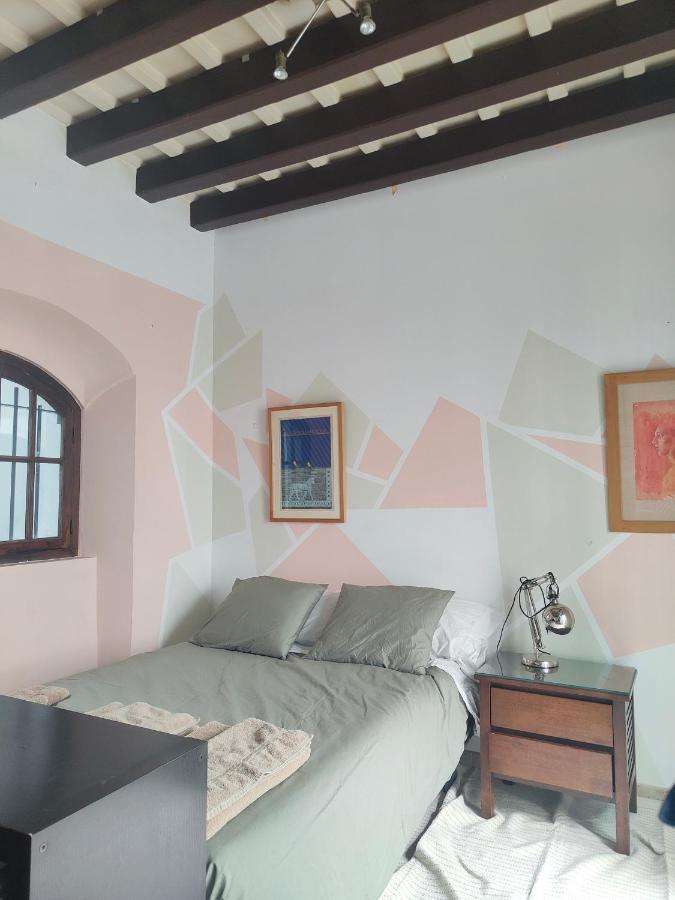 Lovely 1-Bedroom Loft With Terrace. Amazing View. Севилья Экстерьер фото